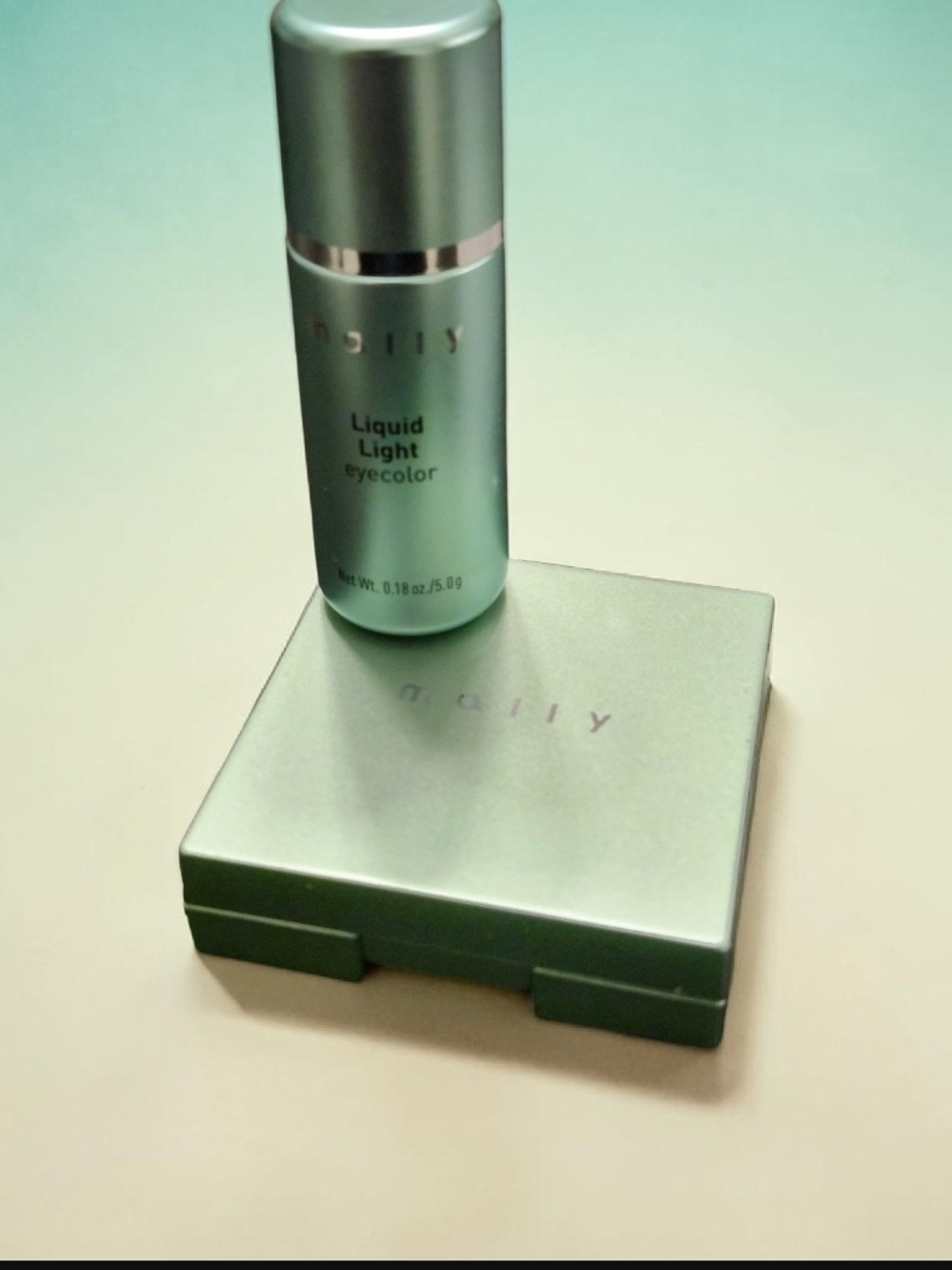 Mally Beauty Liquid Eyecolor & Highlighter— New - Picture 3 of 6